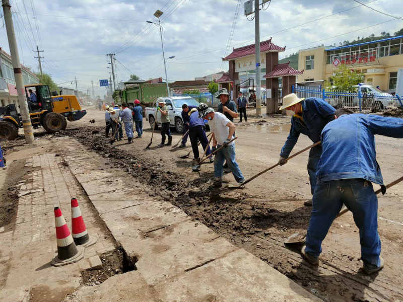 情系家鄉(xiāng)為人民 抗洪救災(zāi)勇?lián)?dāng)&mdash;&mdash;物產(chǎn)工投公司黨員干部、團(tuán)員青年奔赴災(zāi)區(qū)第一線搶險(xiǎn)救災(zāi)