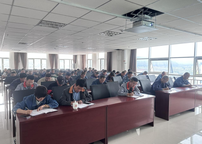 廉當(dāng)&ldquo;鐮&rdquo;可以除雜念   欲為&ldquo;獄&rdquo;勢(shì)必積災(zāi)難 &mdash;&mdash;集團(tuán)紀(jì)委書(shū)記為物產(chǎn)工投公司黨員干部、關(guān)鍵人員 授主題教育廉政專(zhuān)題黨課