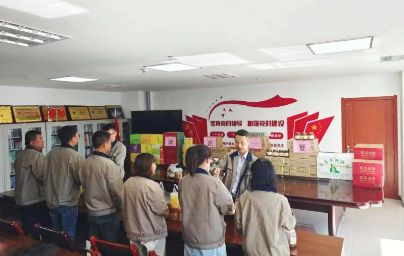 情系職工，夏送清涼&mdash;&mdash;朝物開投公司開展夏日送清涼活動