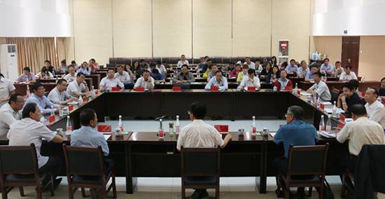 省國(guó)資委黨委副書(shū)記、副主任陳志忠 在青海物產(chǎn)集團(tuán)講專(zhuān)題黨課